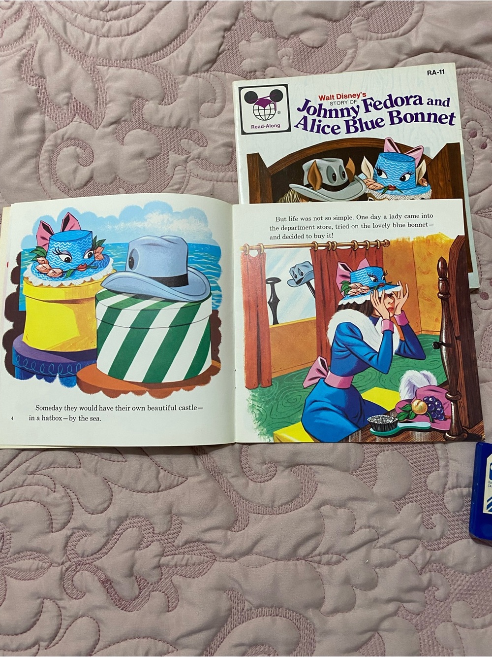 Walt Disney Read-Along: Johnny Fedora and Alice Blue Bonnet with Blue Cassette - Picture 3 of 7
